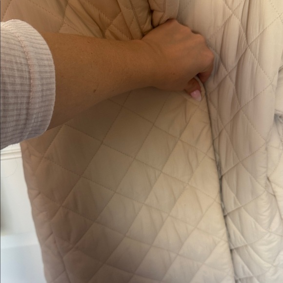 Quilted Cream Long Puffer Jacket Modern Citizen - Picture 9 of 9